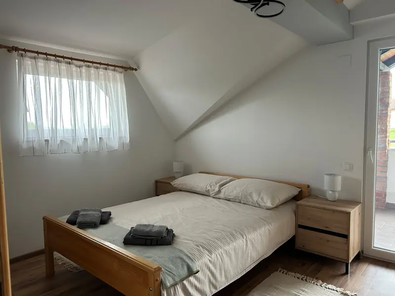 Apartman Romana – potkrovna spavaća soba s balkonom